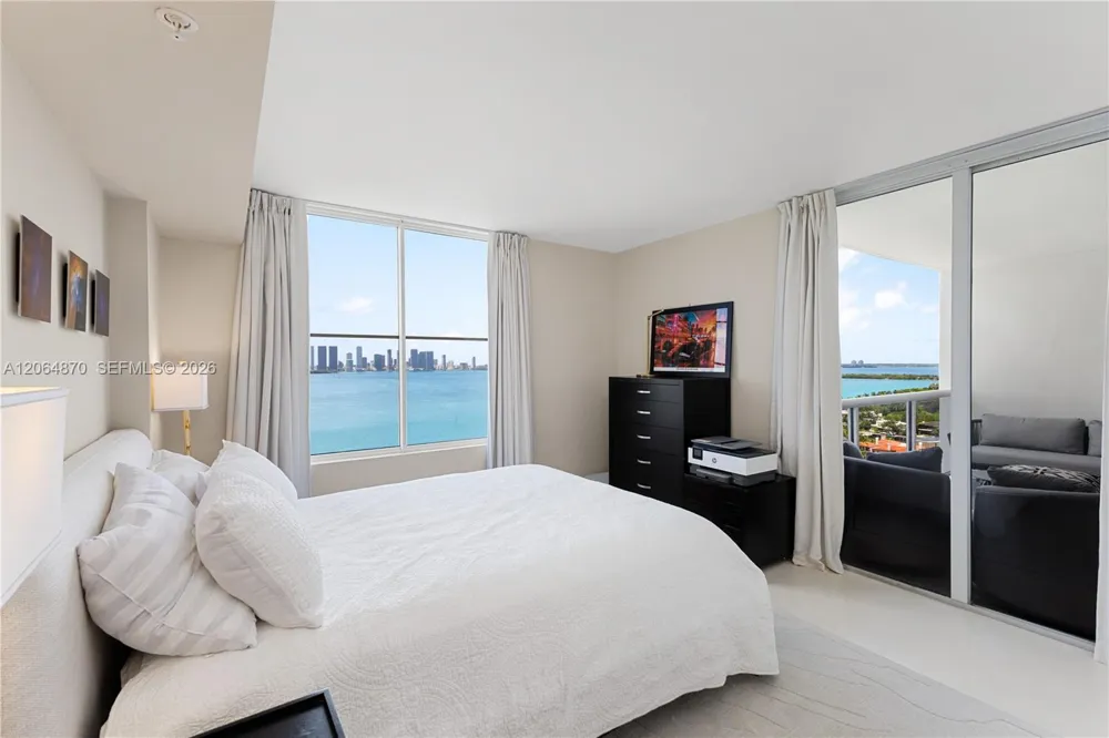 1900 Sunset Harbour Dr #2008 Miami Beach, FL 33139