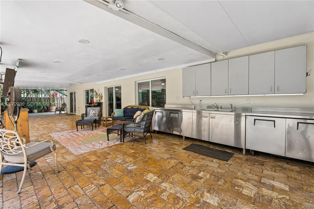 19511 Sterling Dr Cutler Bay, FL 33157