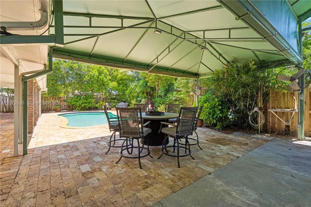 19511 Sterling Dr Cutler Bay, FL 33157
