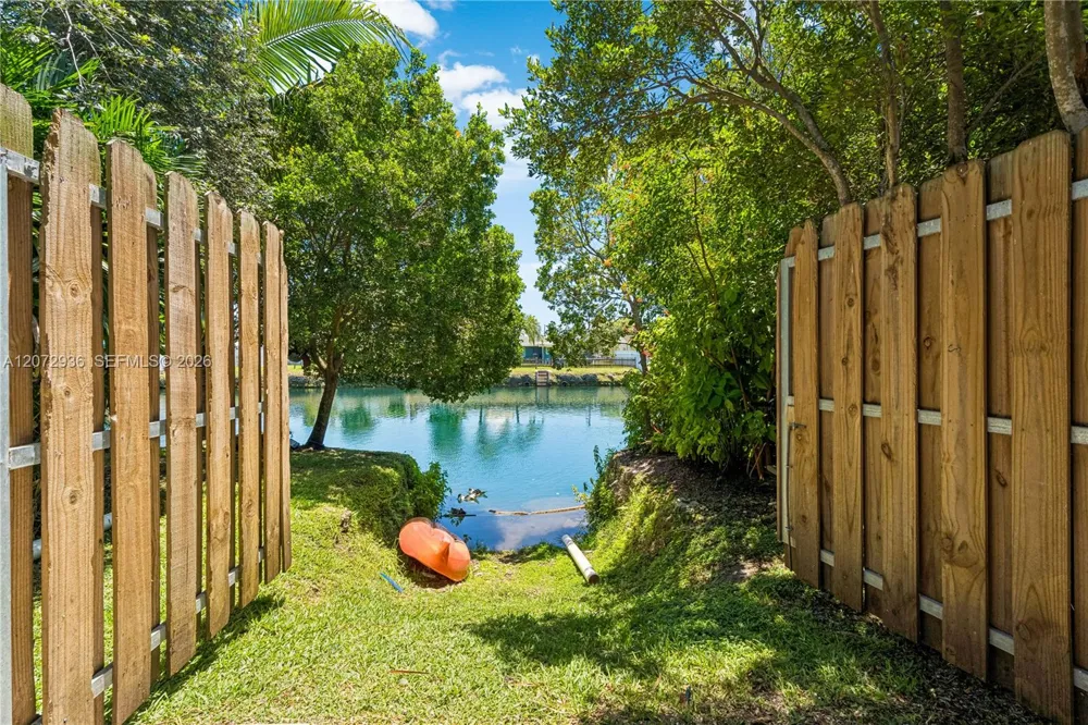 19511 Sterling Dr Cutler Bay, FL 33157