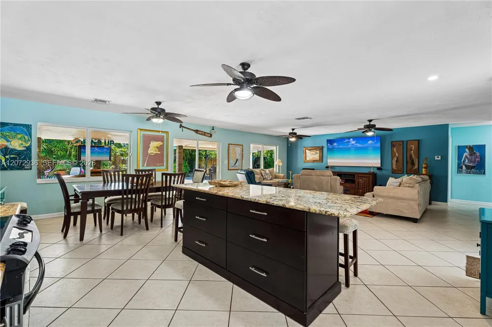 19511 Sterling Dr Cutler Bay, FL 33157