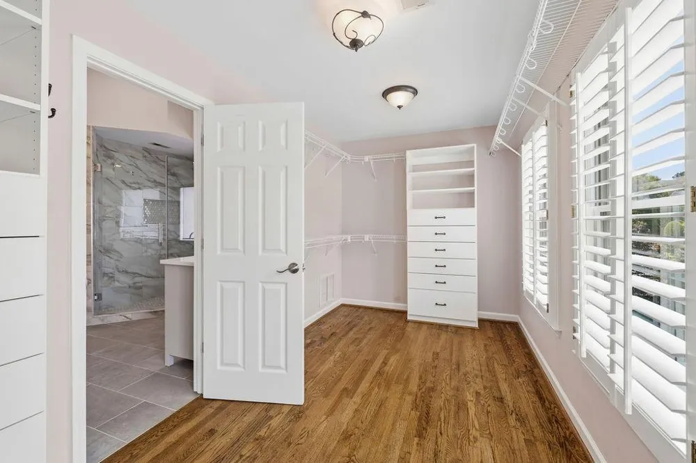 5343 Lake View Club Dunwoody, GA 30338