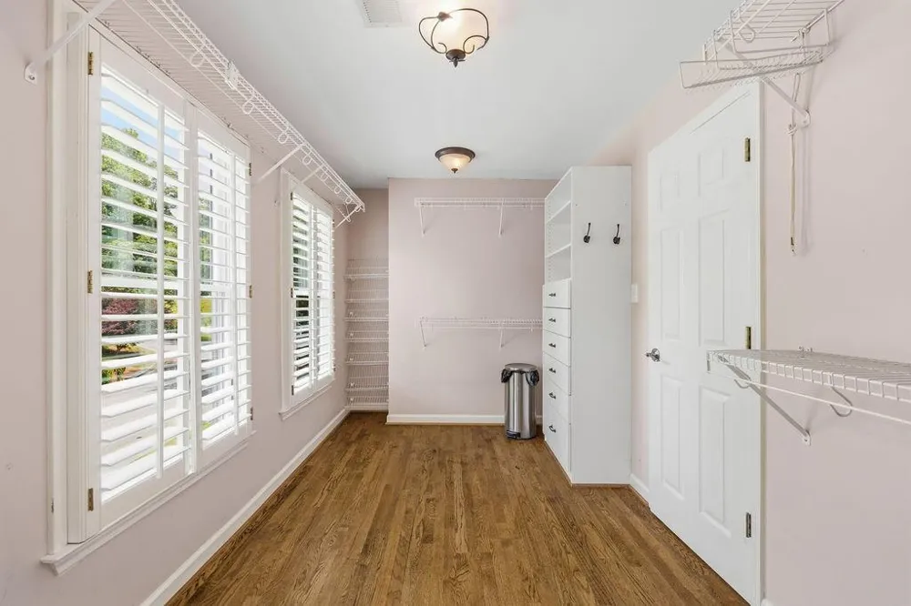 5343 Lake View Club Dunwoody, GA 30338
