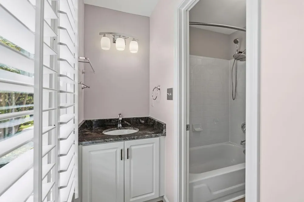 5343 Lake View Club Dunwoody, GA 30338
