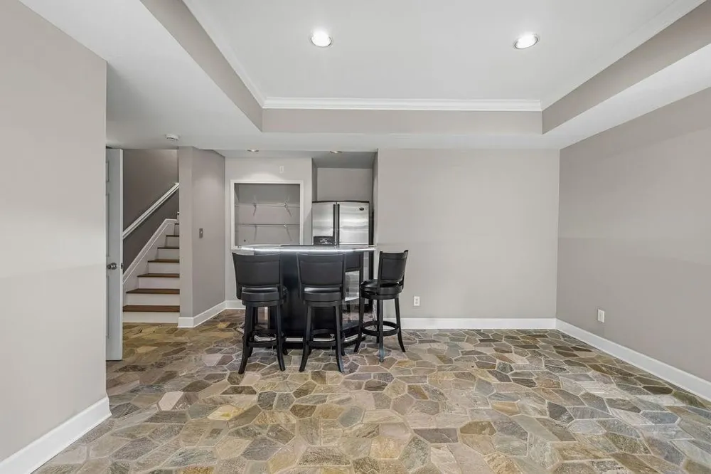 5343 Lake View Club Dunwoody, GA 30338