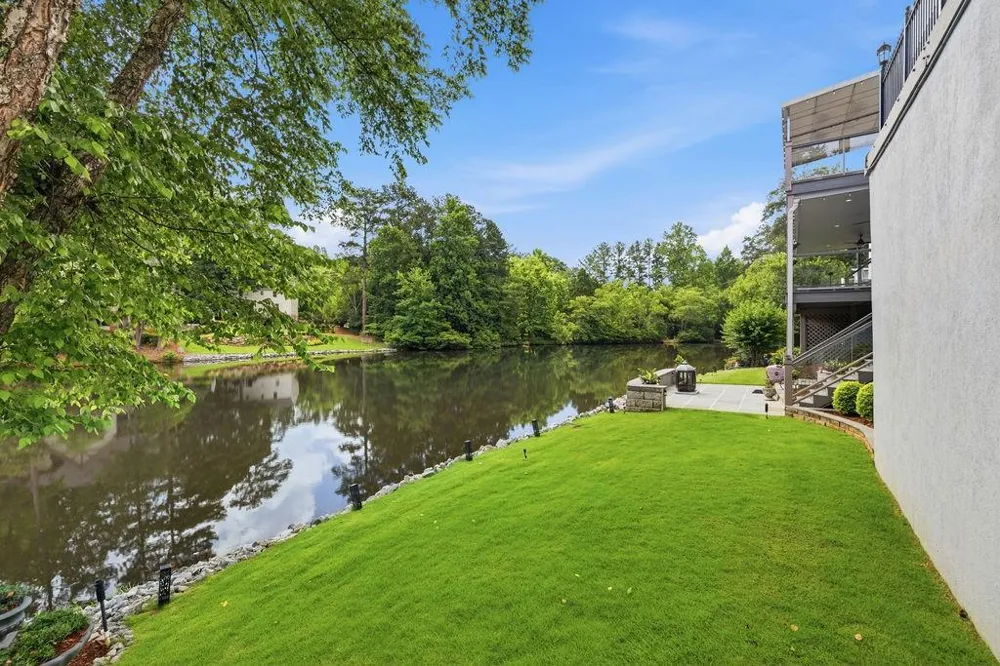 5343 Lake View Club Dunwoody, GA 30338