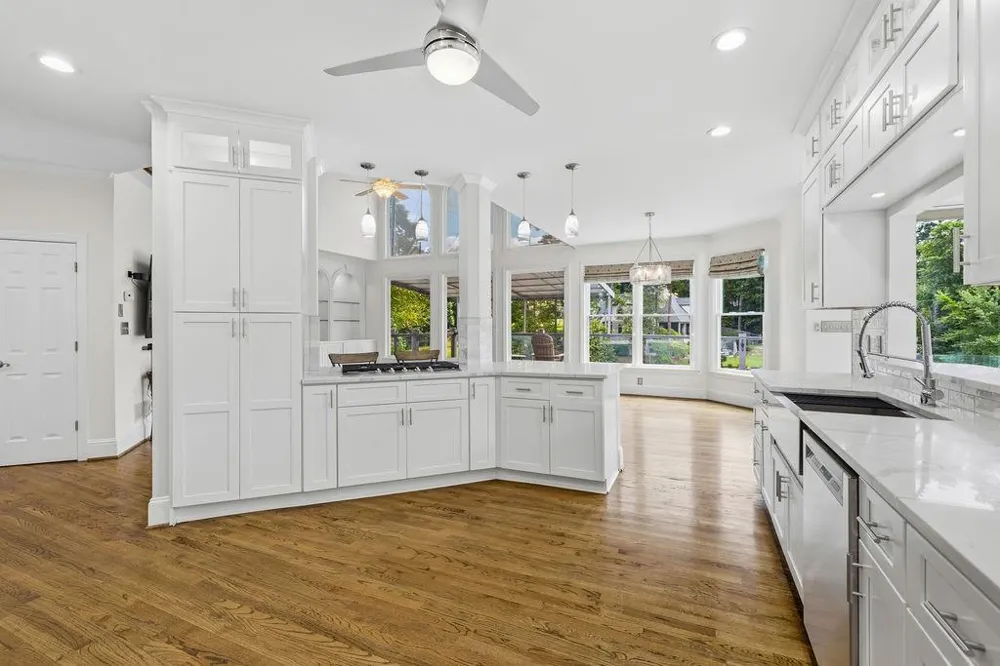 5343 Lake View Club Dunwoody, GA 30338