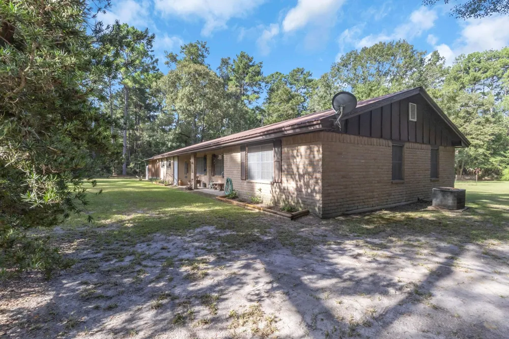 711 County Road 554 Kirbyville, TX 75956