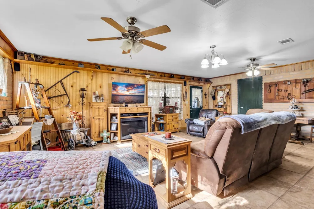 711 County Road 554 Kirbyville, TX 75956