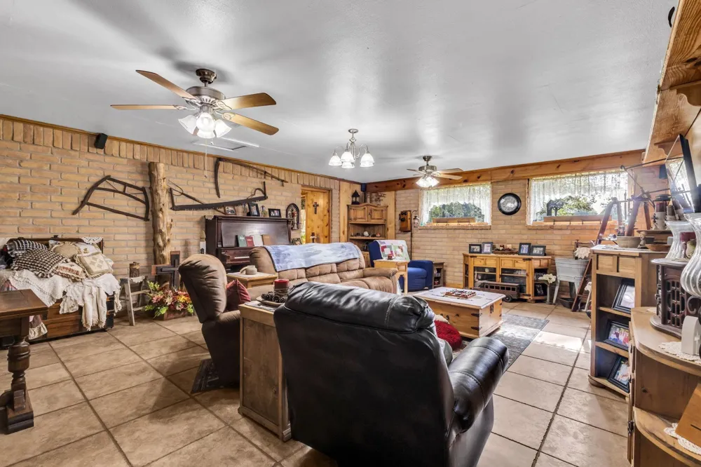 711 County Road 554 Kirbyville, TX 75956