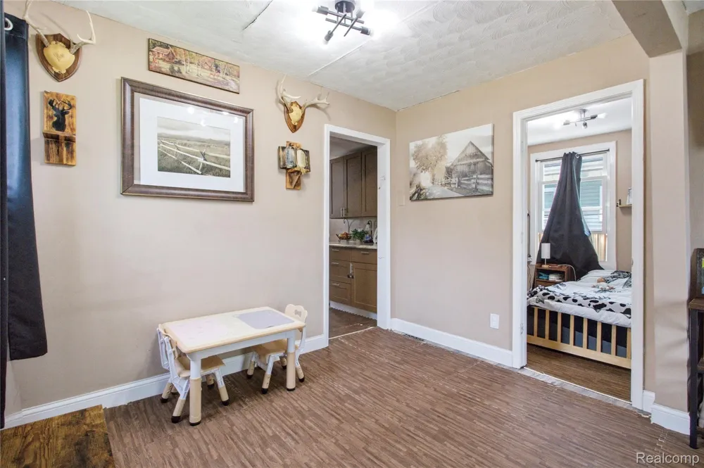 2308 Rheamount Avenue Lansing City, MI 48906