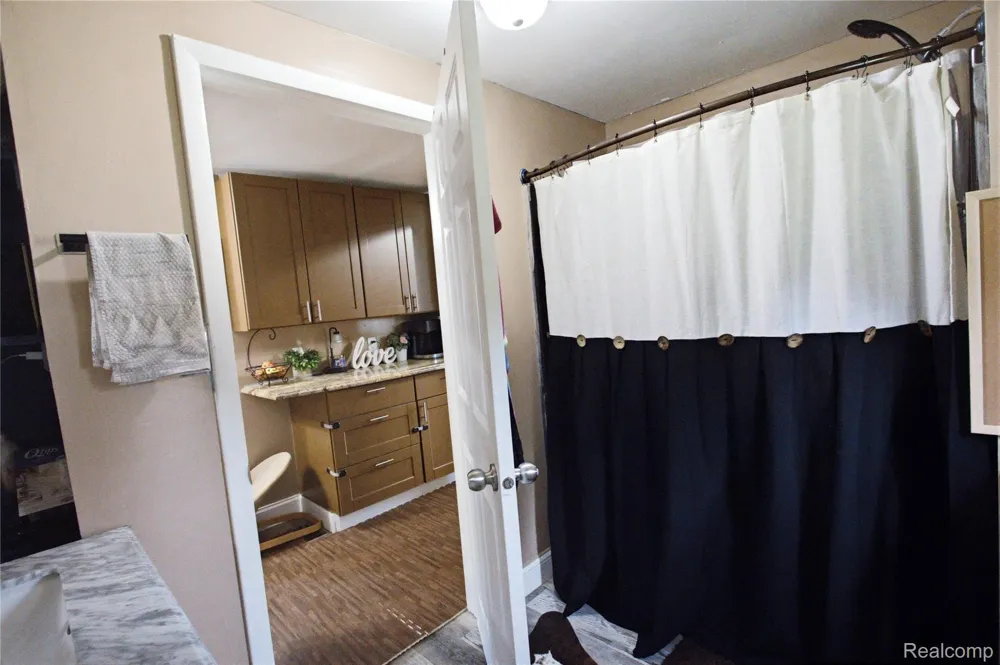 2308 Rheamount Avenue Lansing City, MI 48906