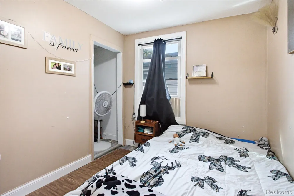 2308 Rheamount Avenue Lansing City, MI 48906