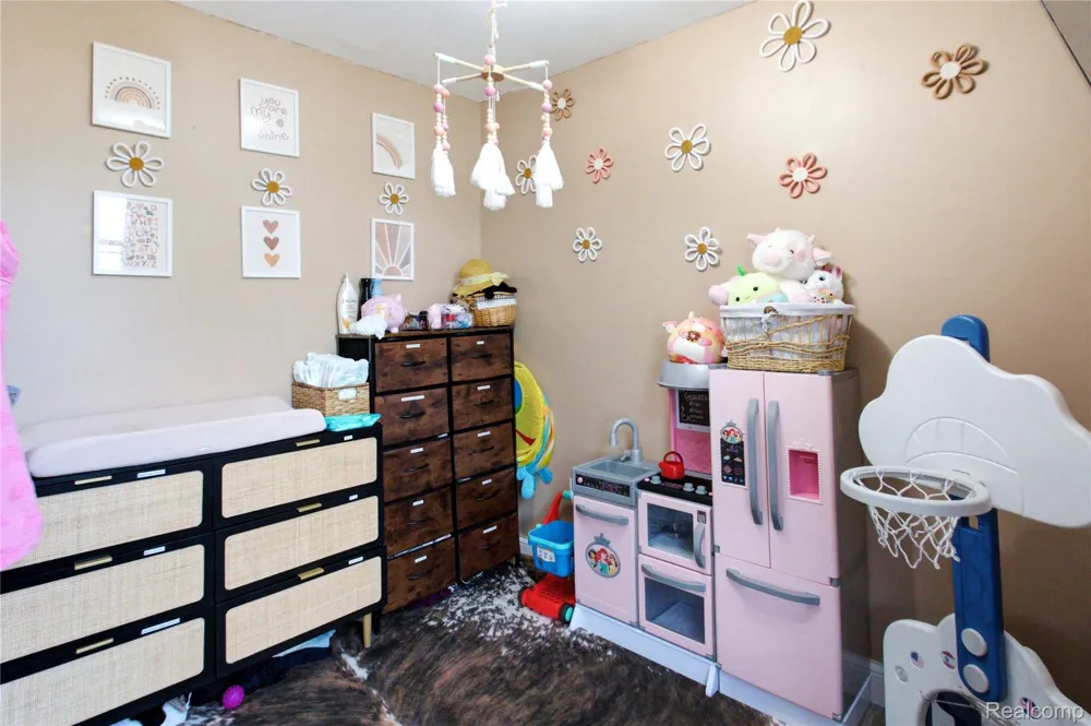 2308 Rheamount Avenue Lansing City, MI 48906