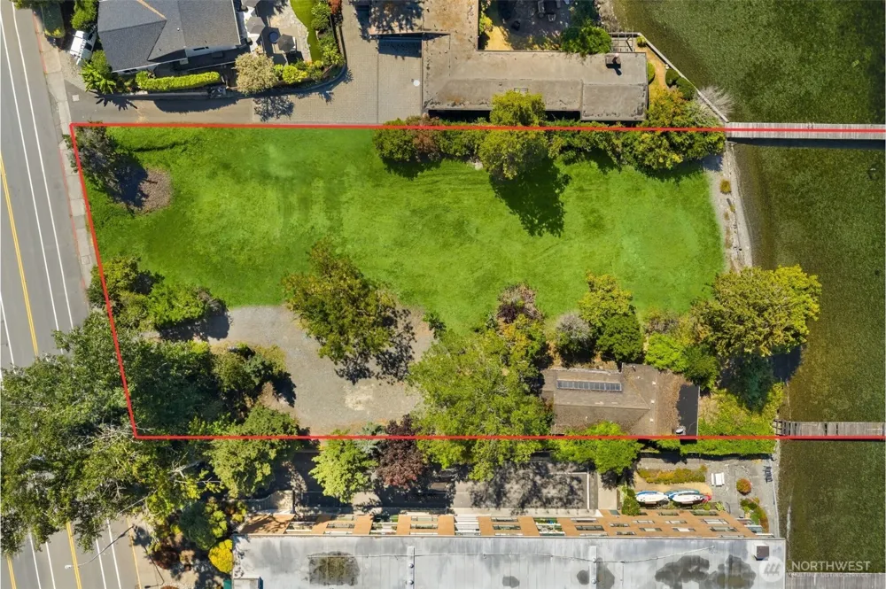 6211 Lake Washington Boulevard NE Kirkland, WA 98033