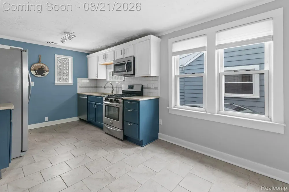 23152 Tawas Avenue Hazel Park City, MI 48030