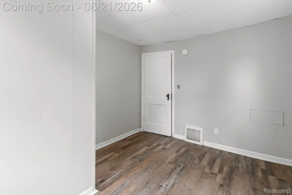 23152 Tawas Avenue Hazel Park City, MI 48030