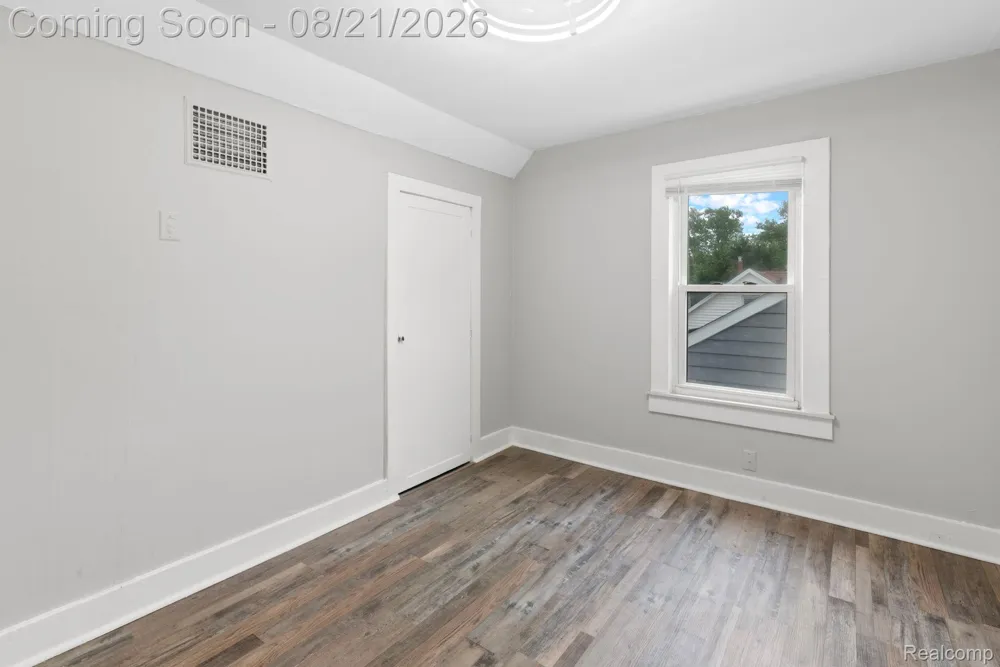 23152 Tawas Avenue Hazel Park City, MI 48030
