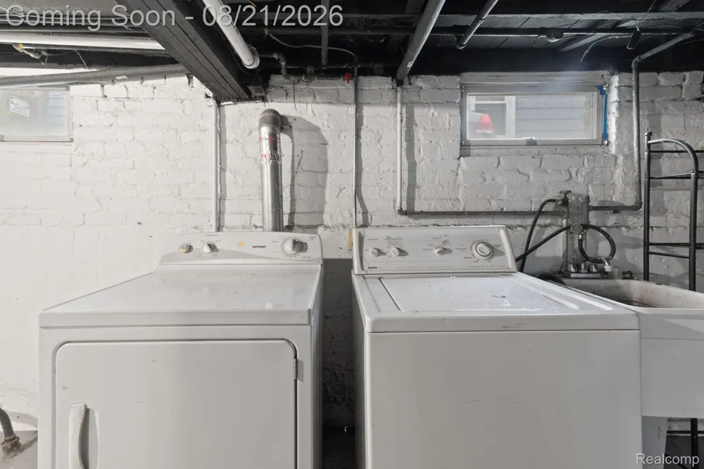 23152 Tawas Avenue Hazel Park City, MI 48030