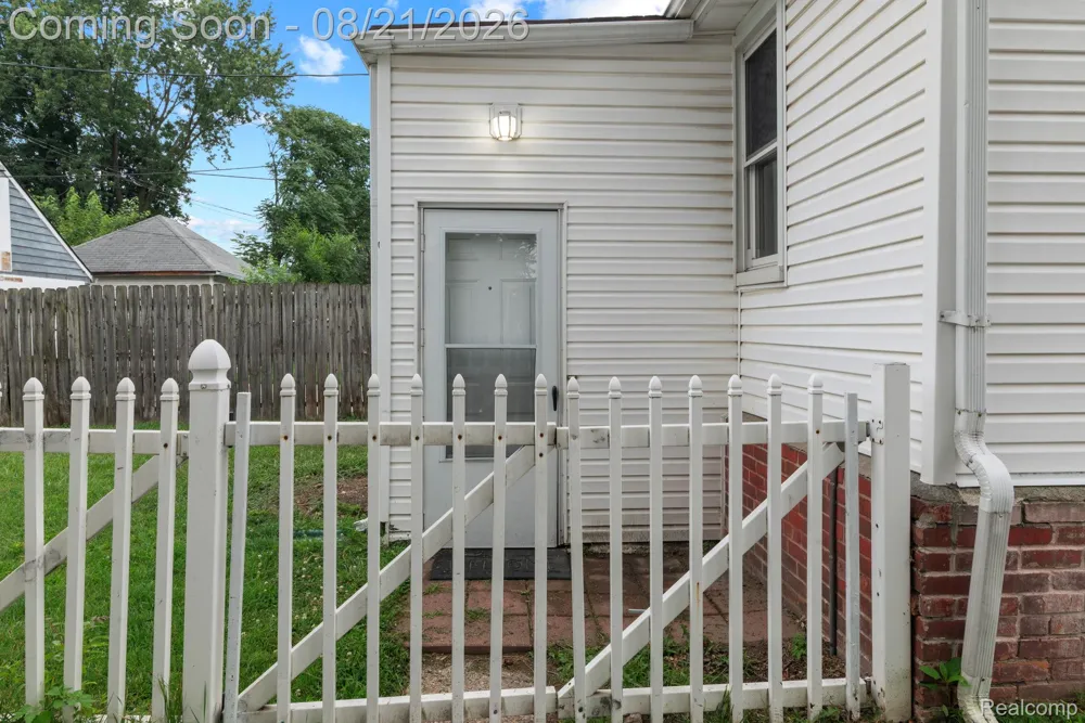 23152 Tawas Avenue Hazel Park City, MI 48030