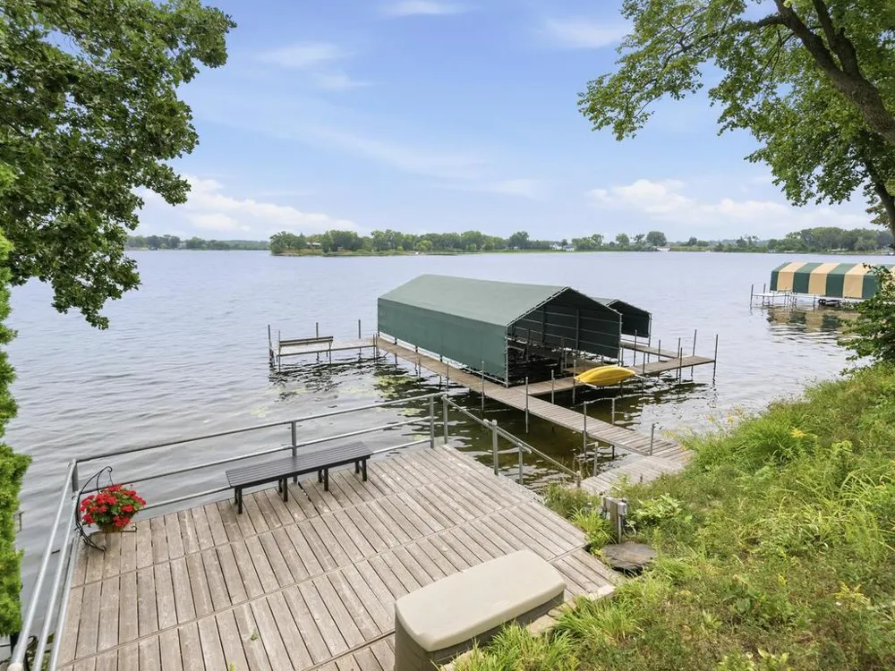 1310 Spruce Place Orono, MN 55364