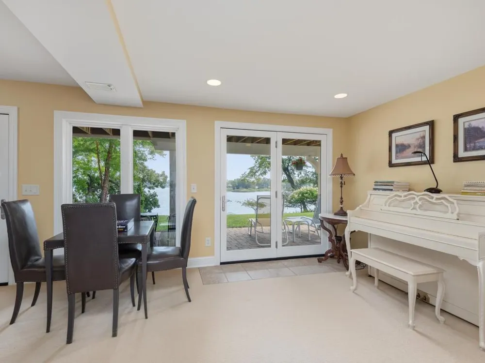 1310 Spruce Place Orono, MN 55364
