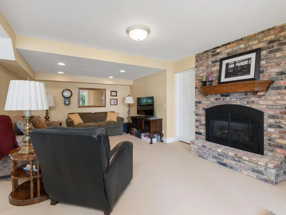 1310 Spruce Place Orono, MN 55364