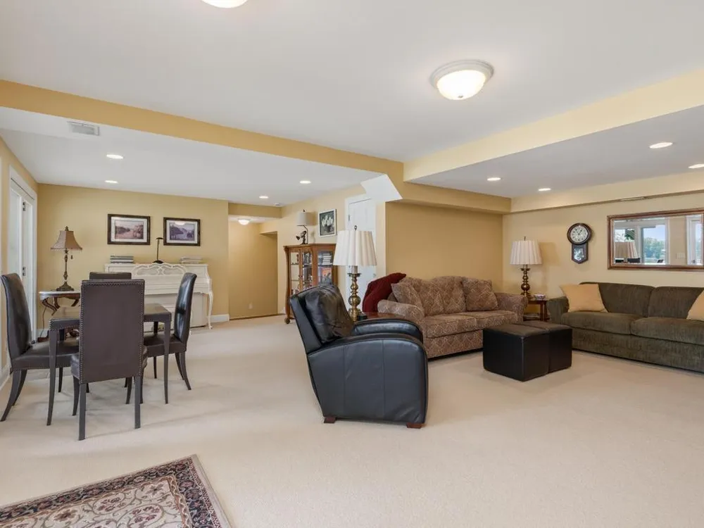 1310 Spruce Place Orono, MN 55364