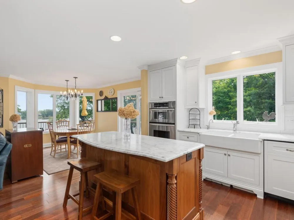 1310 Spruce Place Orono, MN 55364
