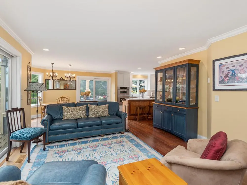 1310 Spruce Place Orono, MN 55364
