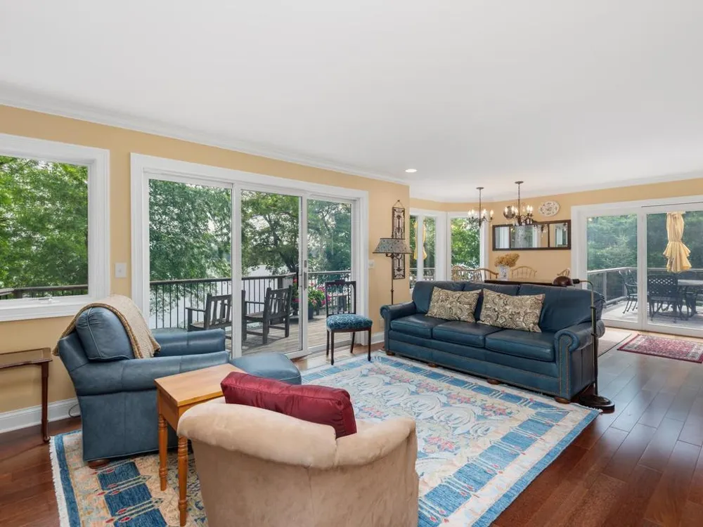 1310 Spruce Place Orono, MN 55364