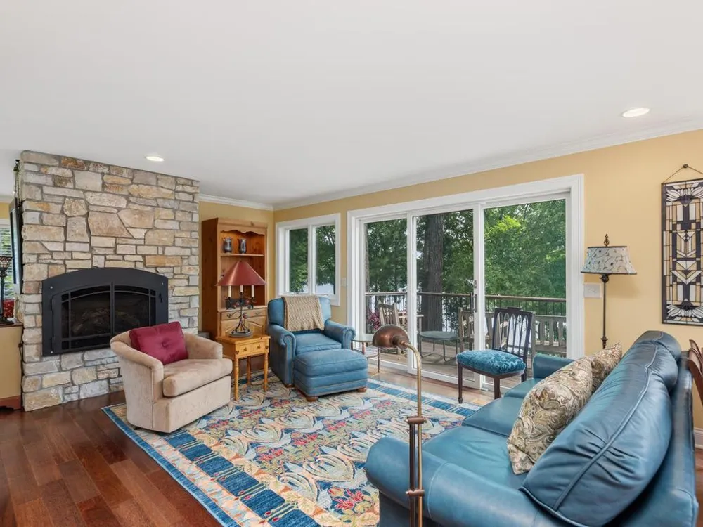 1310 Spruce Place Orono, MN 55364