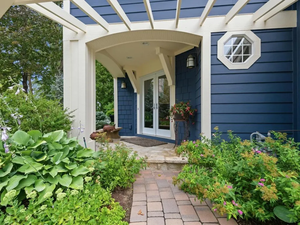 1310 Spruce Place Orono, MN 55364