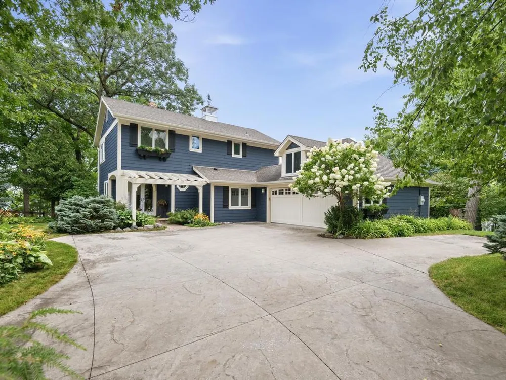 1310 Spruce Place Orono, MN 55364