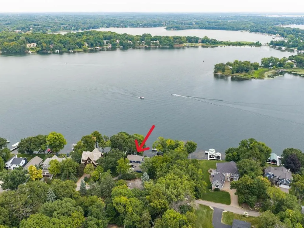 1310 Spruce Place Orono, MN 55364