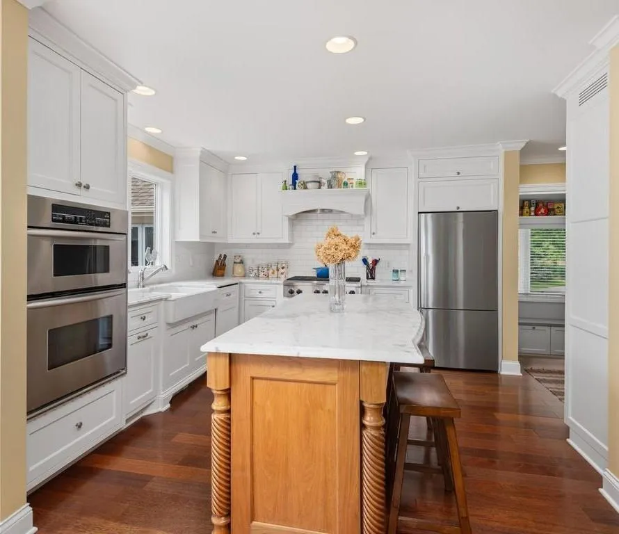 1310 Spruce Place Orono, MN 55364