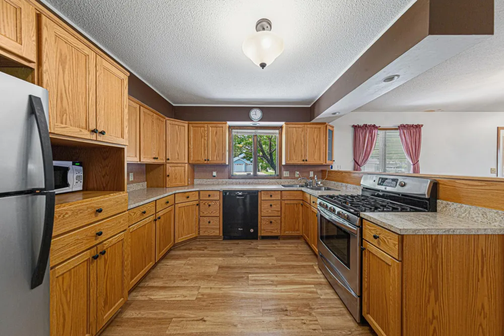 556 Karmil Place Gaylord, MN 55334