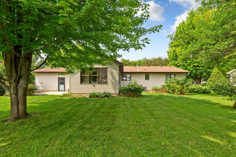 556 Karmil Place Gaylord, MN 55334