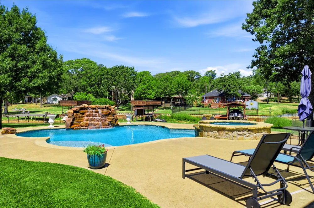 7001 Michael Lane Eustace, TX 75124