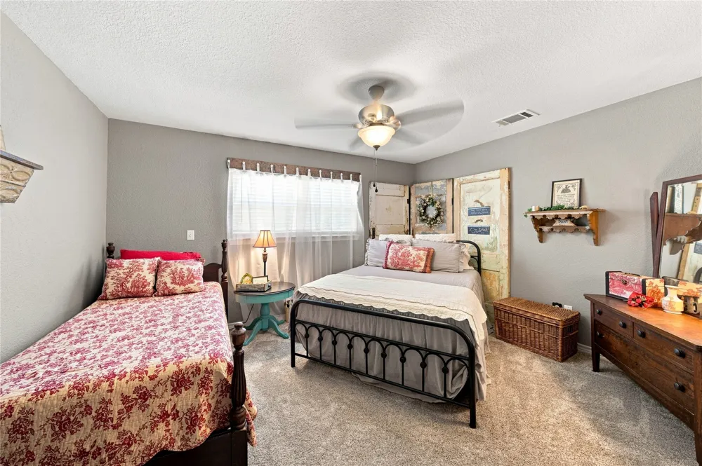 7001 Michael Lane Eustace, TX 75124