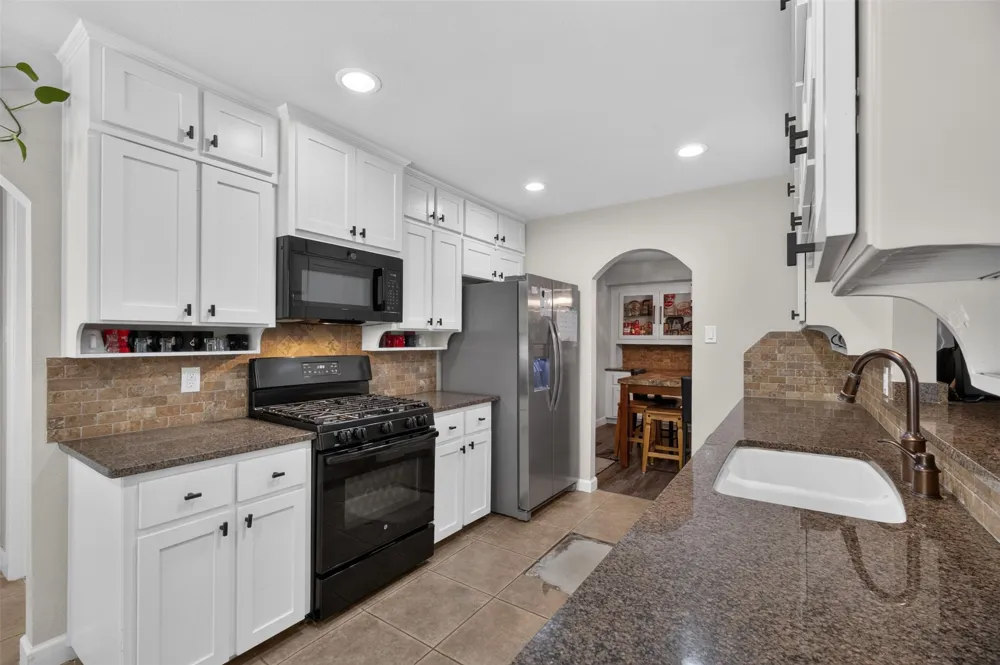 4509 Starlight Drive Haltom City, TX 76117