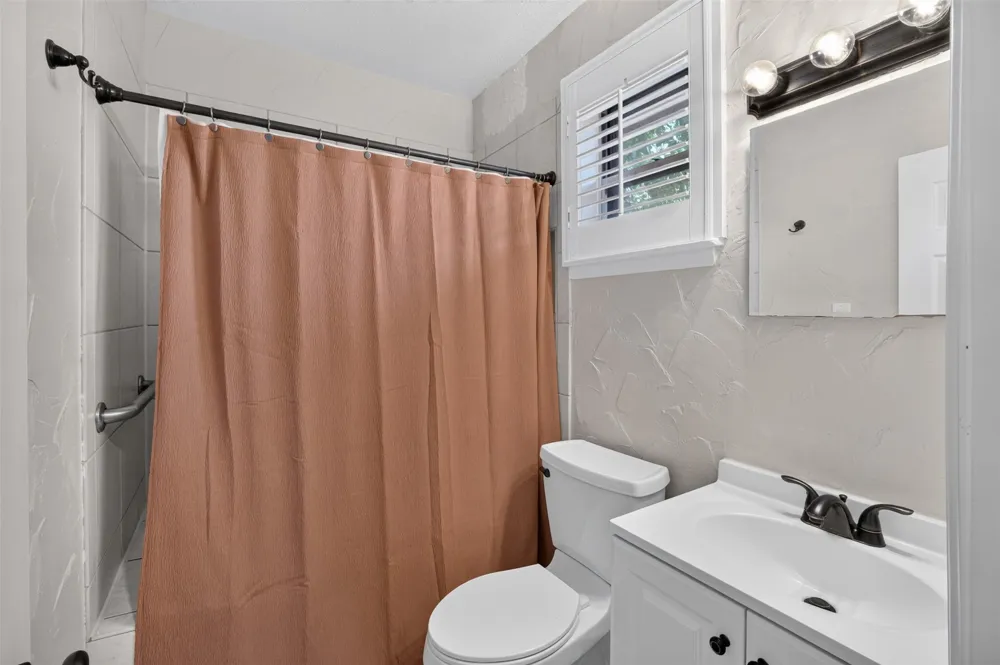 4509 Starlight Drive Haltom City, TX 76117