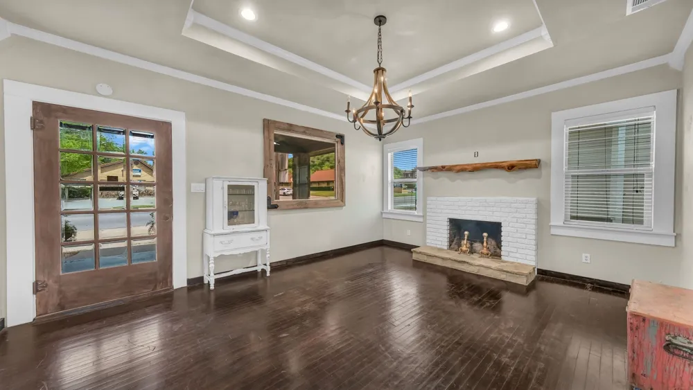 900 E Hubbard Street Mineral Wells, TX 76067