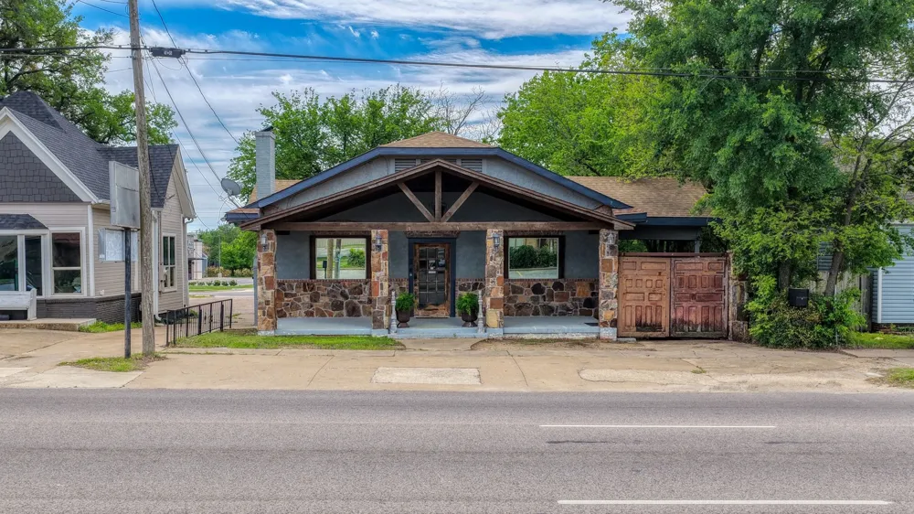 900 E Hubbard Street Mineral Wells, TX 76067