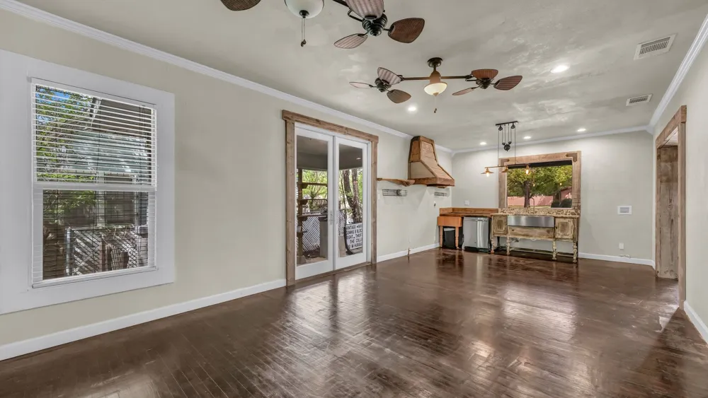 900 E Hubbard Street Mineral Wells, TX 76067