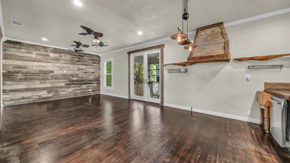 900 E Hubbard Street Mineral Wells, TX 76067