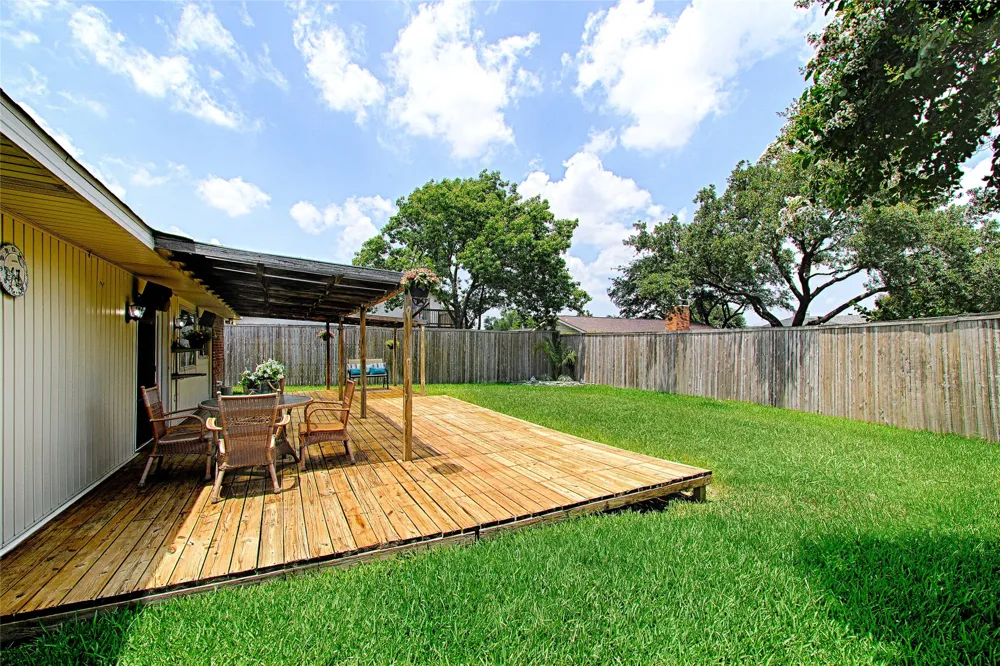 2511 Via Avenida Carrollton, TX 75006