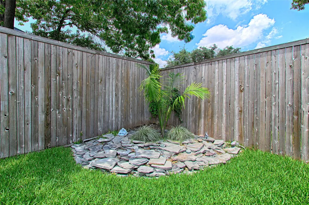 2511 Via Avenida Carrollton, TX 75006