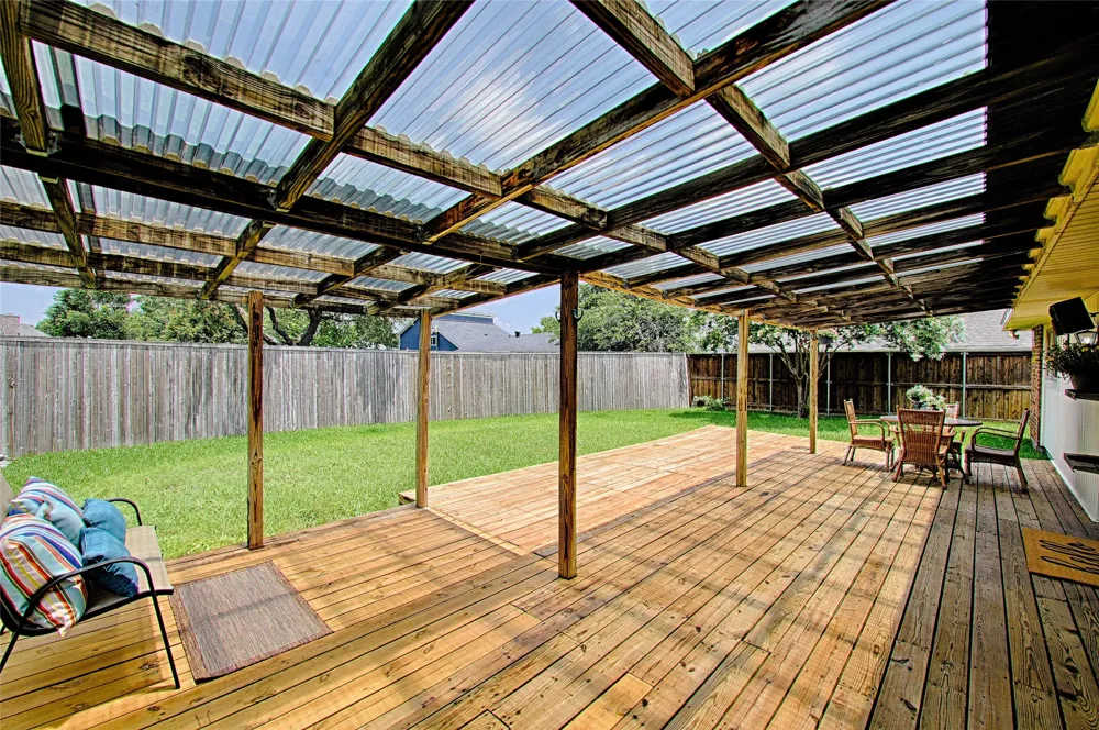2511 Via Avenida Carrollton, TX 75006