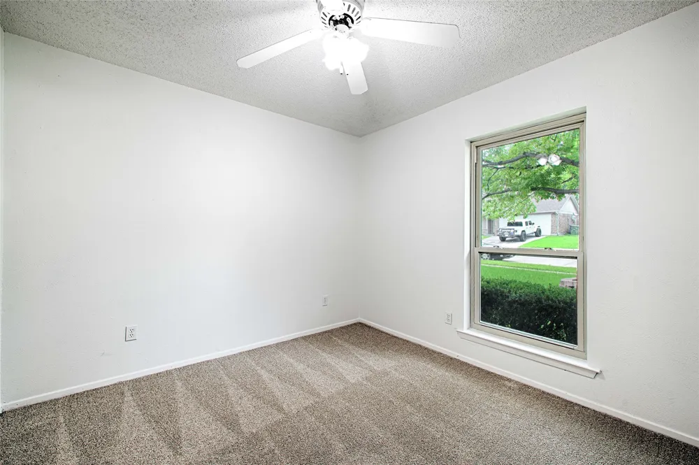 2511 Via Avenida Carrollton, TX 75006